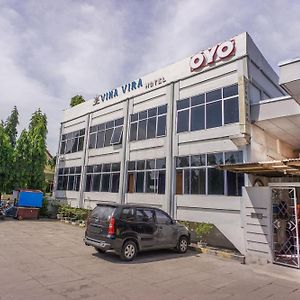 Oyo 2180 Vina Vira Hotel